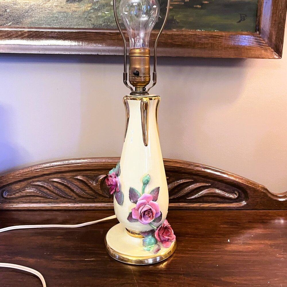 RARE VINTAGE Boudoir 24KT gold rimmed rose petals lamp MADE IN ENGLAND